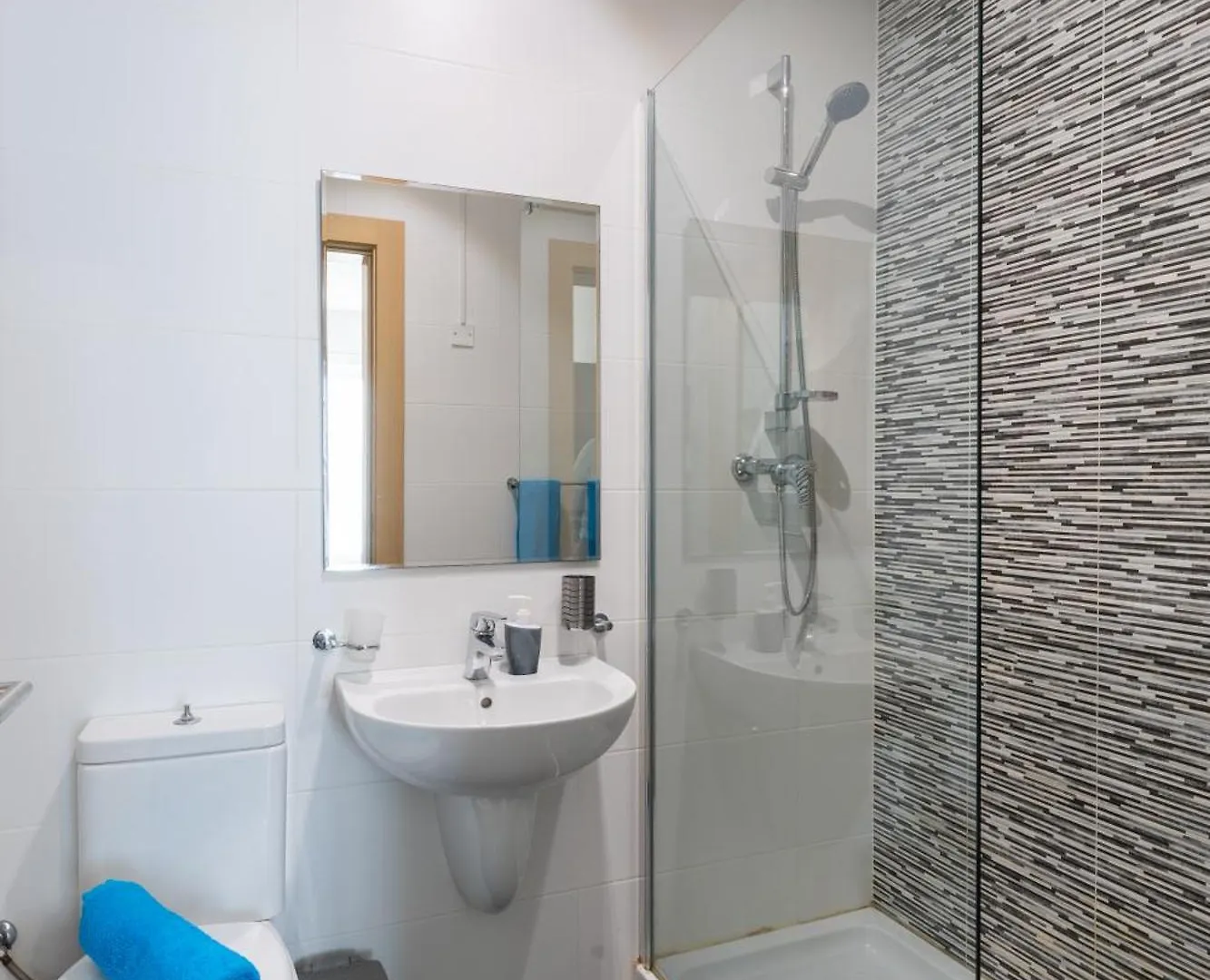 2 Bedroom In Central St Julians Prime Location In Paceville Apt 3 By Vaganza St. Julian's Apartament