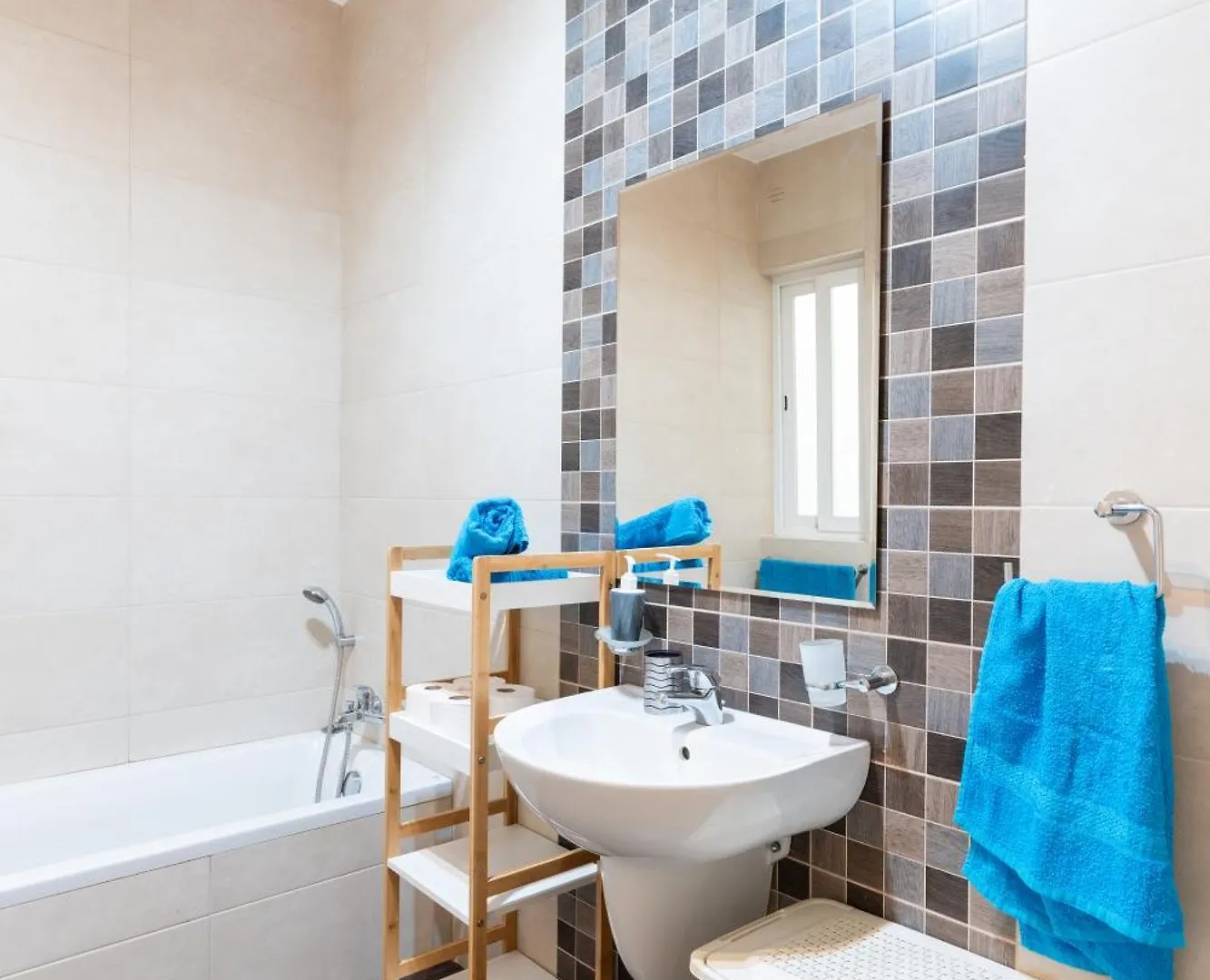 2 Bedroom In Central St Julians Prime Location In Paceville Apt 3 By Vaganza St. Julian's